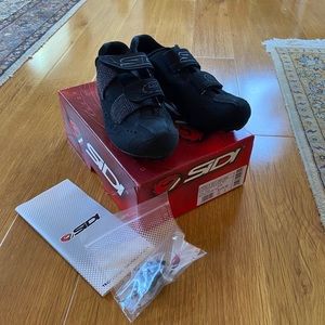 SIDI cycling shoes NWB size 38
